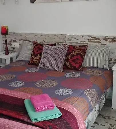 Fira Bcn Camp Nou Apartman *